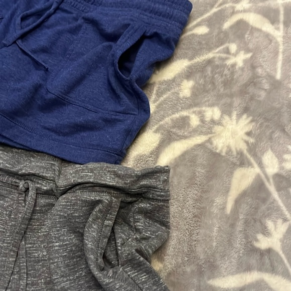 32 degrees heat Shorts Bundle - 2 sweatshirt material/adjustable waist Sz S - Picture 4 of 11